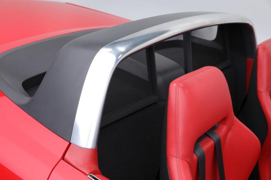 Интерьер Ford Mustang GT Convertible Concept 2004 года  (фото 44 из 51)
